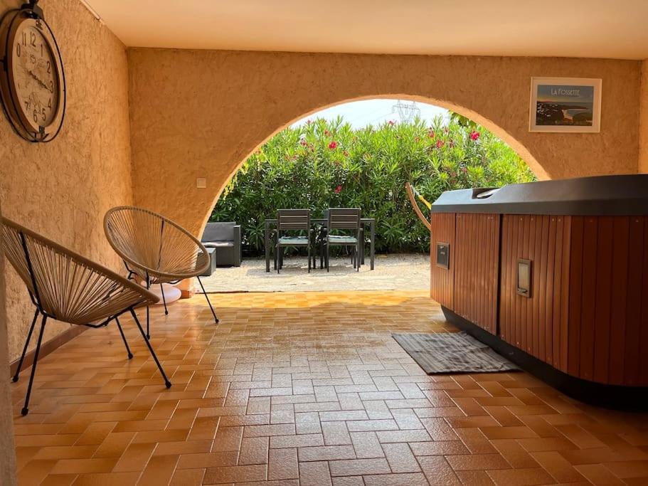Bas De Villa 70M2 Independant Avec Espace Jacuzzi Prive เลอลาวองดูว์ ภายนอก รูปภาพ