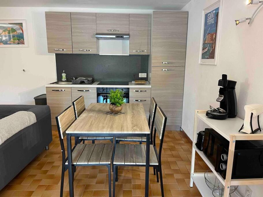 Bas De Villa 70M2 Independant Avec Espace Jacuzzi Prive เลอลาวองดูว์ ภายนอก รูปภาพ